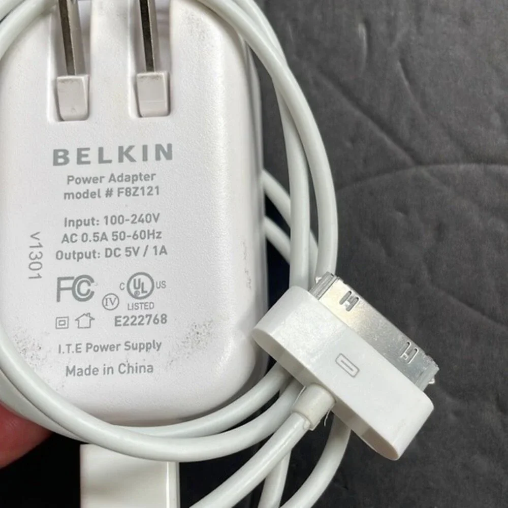 Belkin F8Z121 White 100-240V AC 0.5A 50-60 HZ USB Hub Charger W/ cable